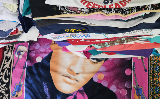 Feature - 古いTシャツを見て、旅に出る。